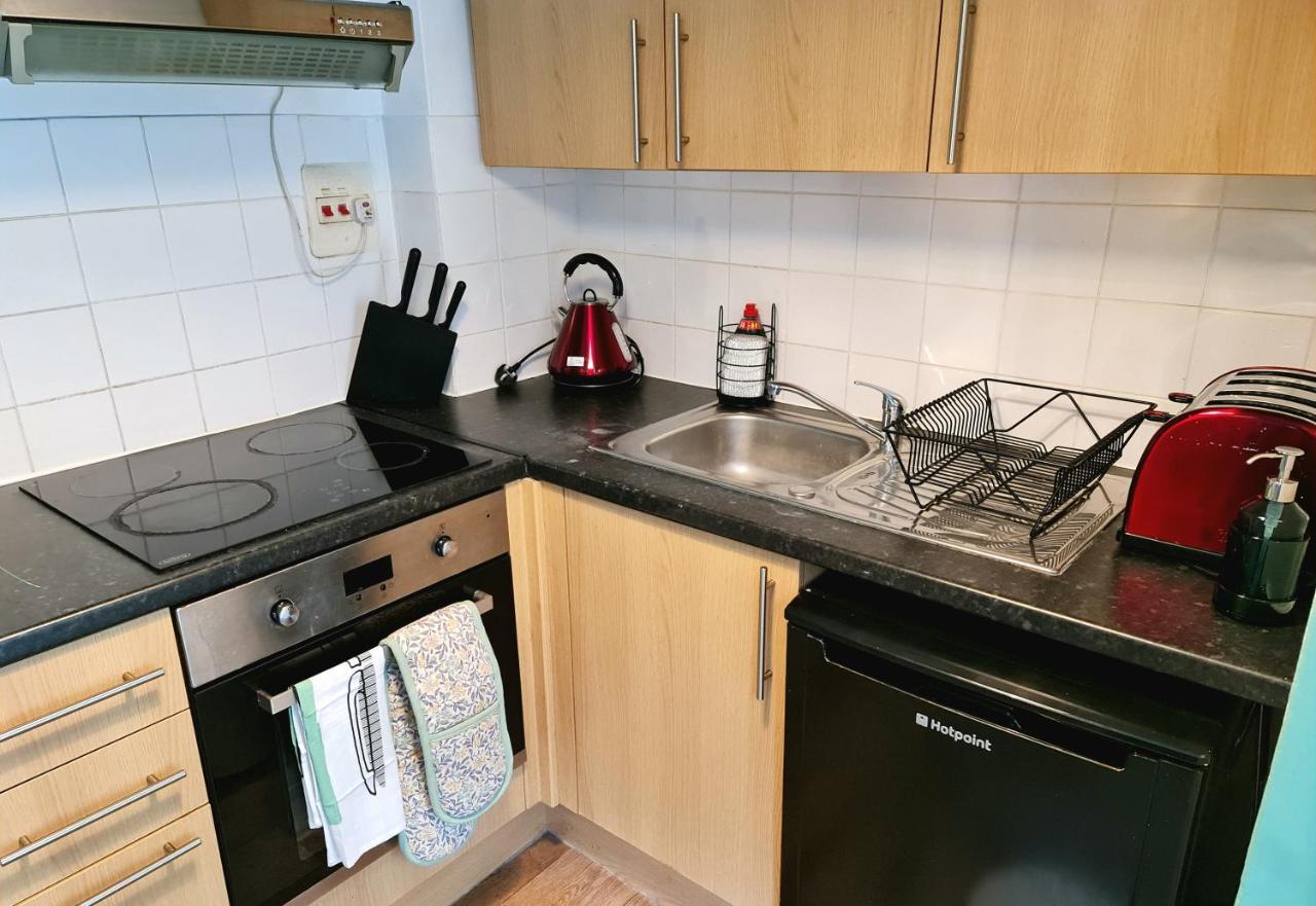 Elegant 1-Bedroom Apartment In Camden Town Londres Exterior foto